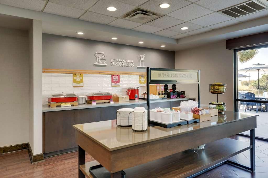 Hampton Inn Moultrie Restaurant photo